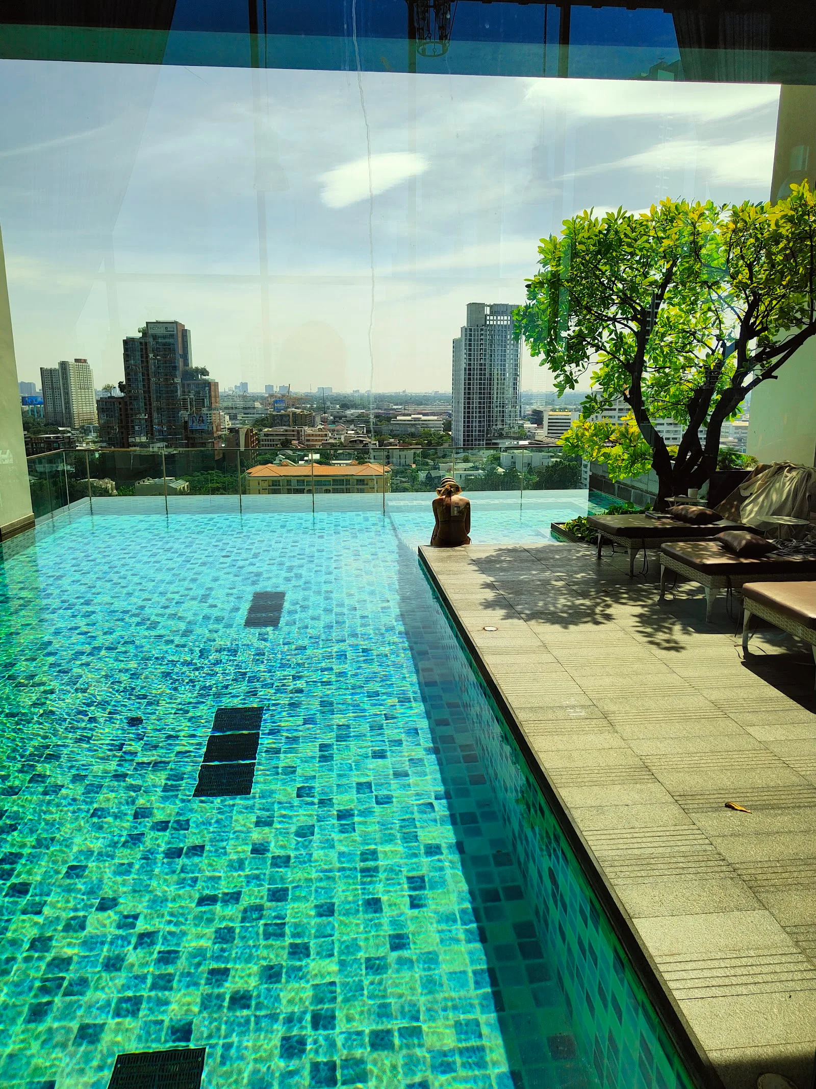 ภาพจริงของ แอชตัน มอร์ฟ 38 ย่านทองหล่อ จาก Google Maps (รูปที่ 2)