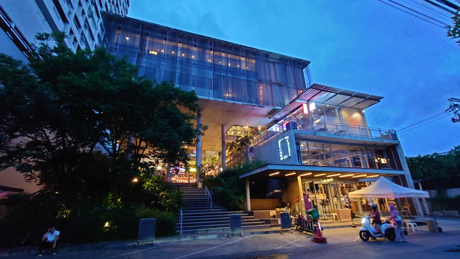 ภาพจริงของ theCOMMONS Thonglor ย่านทองหล่อ จาก Google Maps