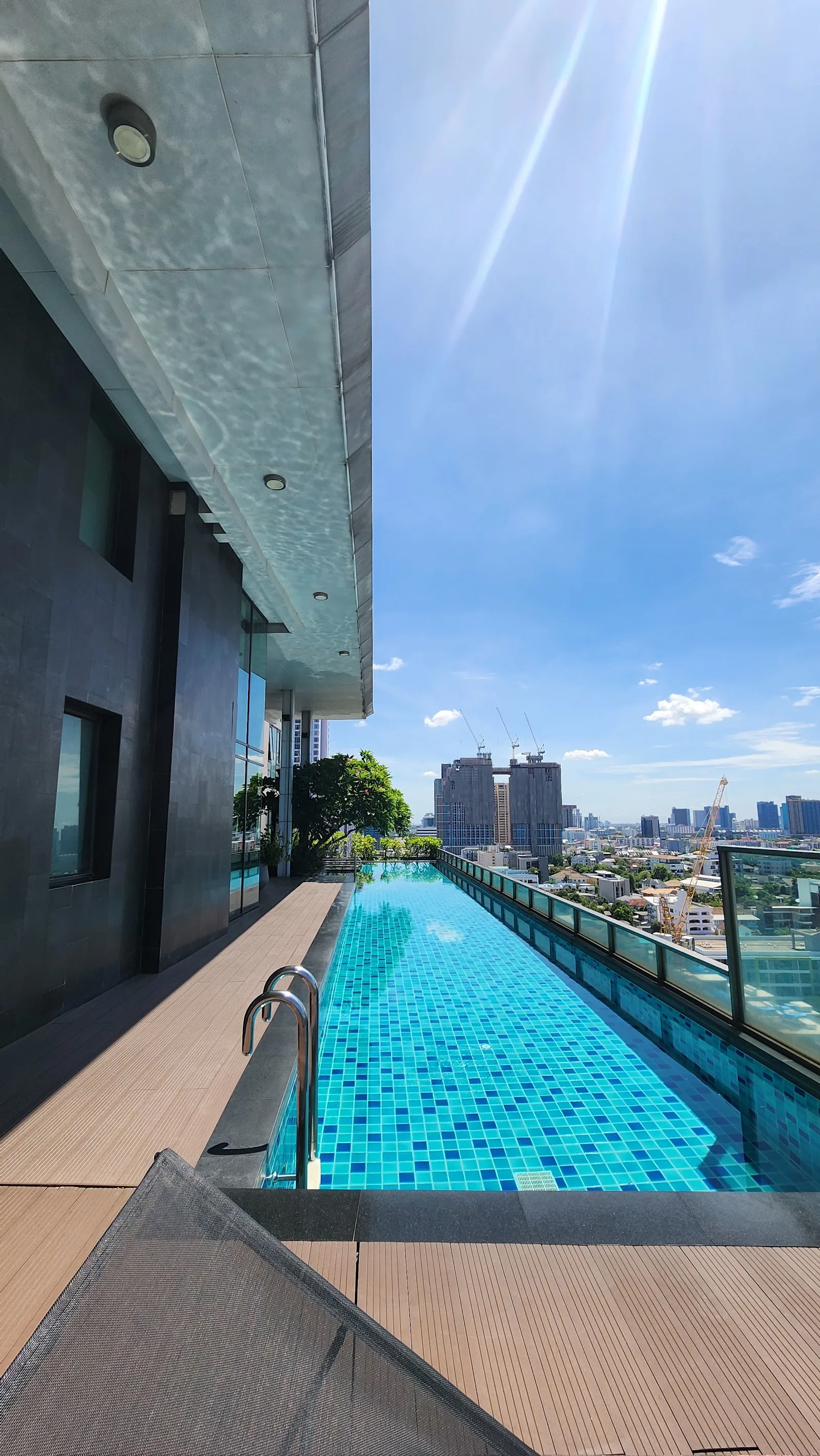 ภาพจริงของ ดิอัลโคฟ ทองหล่อ10 ย่านทองหล่อ จาก Google Maps (รูปที่ 2)